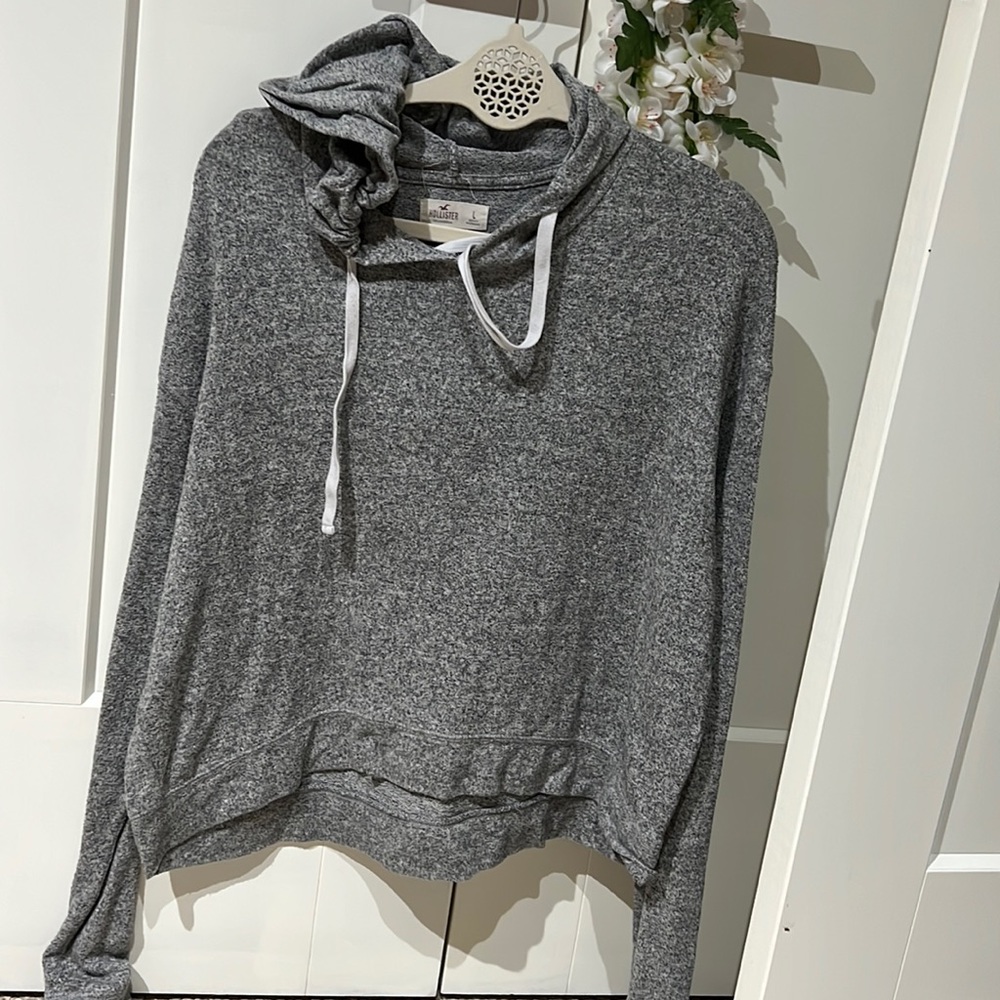 Hollister light pullover
